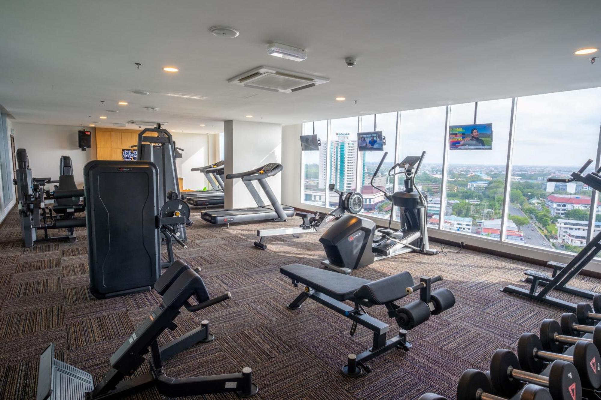 City Rise Hotel Miri Extérieur photo
