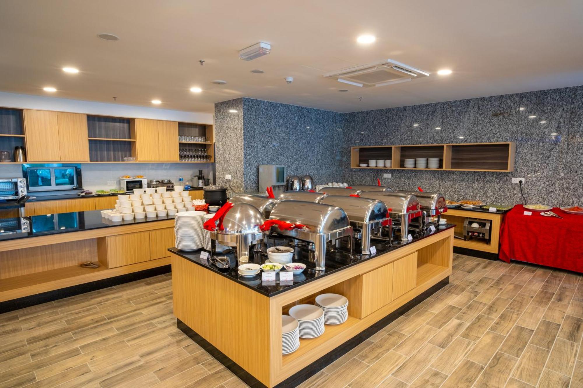 City Rise Hotel Miri Extérieur photo