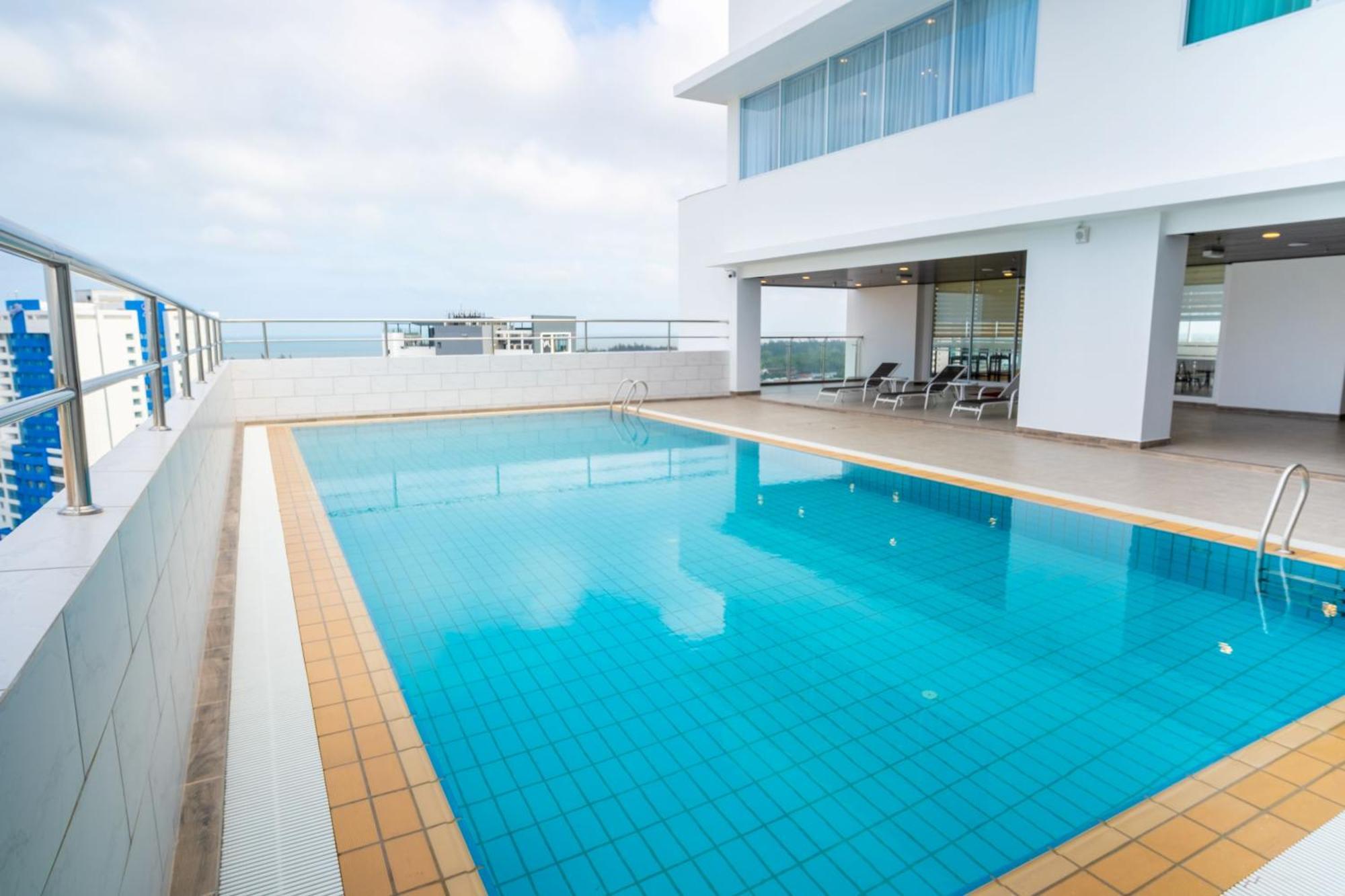 City Rise Hotel Miri Extérieur photo